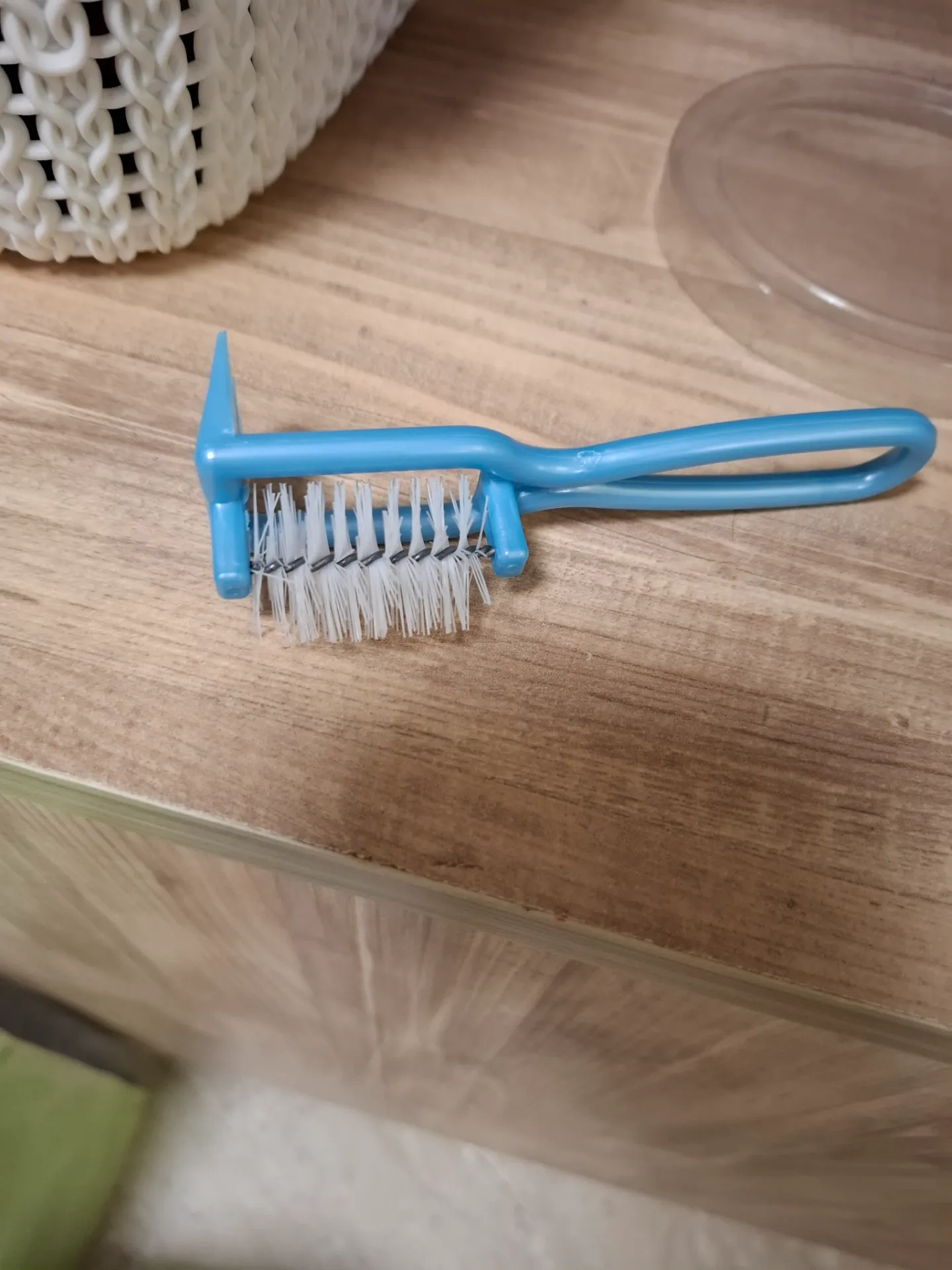 [2274] Pulisci pettine e spazzola sal